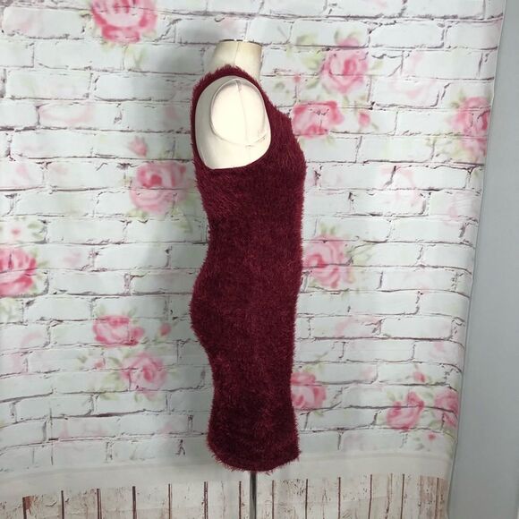 Velvet torch sleeveless red furry sweater dress - Picture 6 of 11